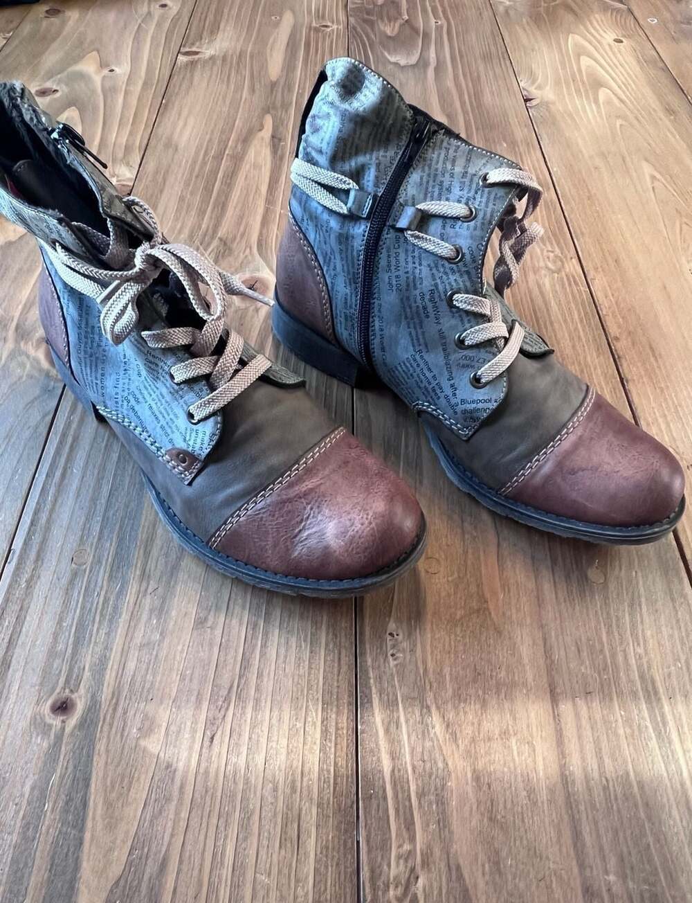 Rieker Payton 22 Grey Newspaper Print Combat Boot Eu 42/Mens 8.5-9, Womens 10.5-